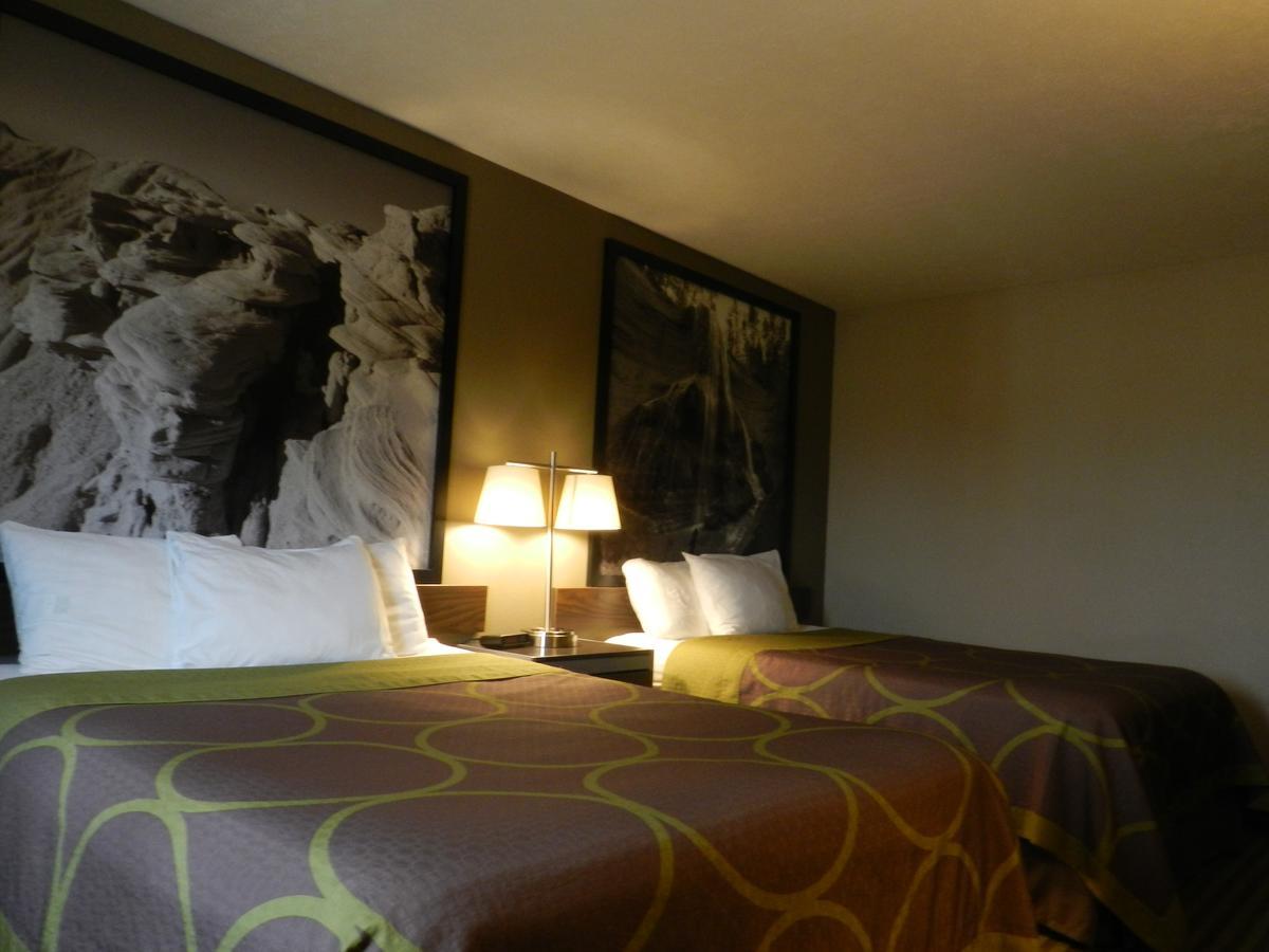 Super 8 By Wyndham Fremont Ne Motel Buitenkant foto
