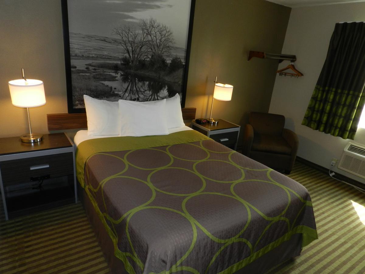 Super 8 By Wyndham Fremont Ne Motel Buitenkant foto